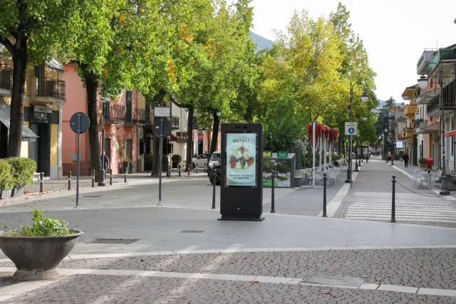 Ledwall Telese Terme | Piazza Minieri a Telese Terme – foto 3